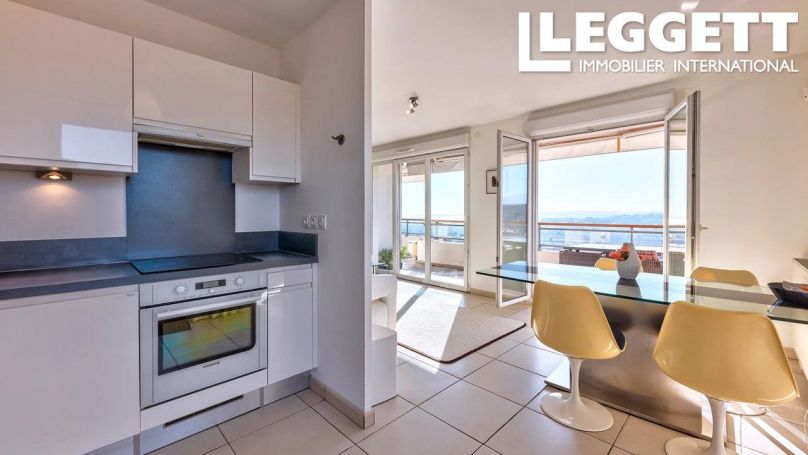 A louer APPARTEMENT T4 79 M2 BORD DE MER NICE