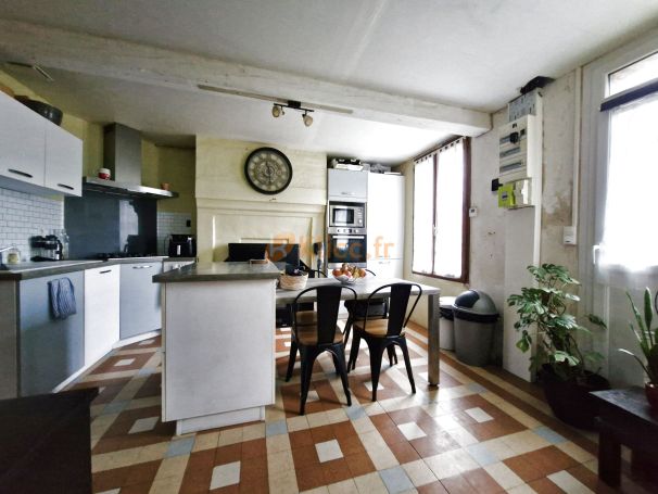 A vendre MAISON  6 PIECES 95 M2  TORCY LE GRAND commerce