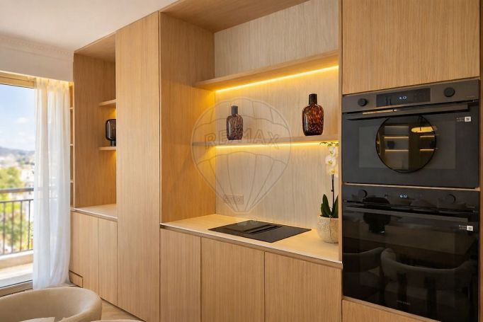 A louer APPARTEMENT DE PRESTIGE T3 74 M2 TERRASSE BORD DE MER NICE