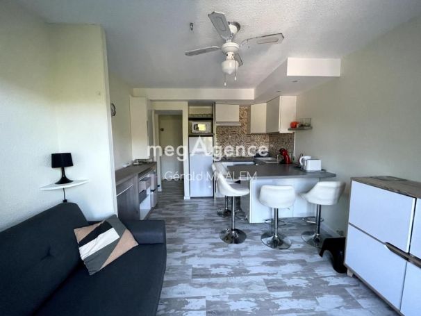 A louer STUDIO NEUF  19 M2 BORD DE MER SAINT RAPHAEL