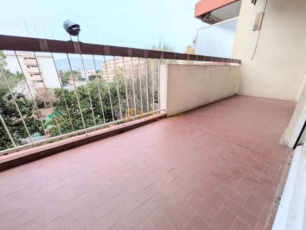 A louer APPARTEMENT T4 69 M2 TERRASSE BORD DE MER CANNES COMMERCES MER