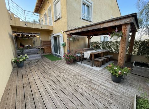 A louer APPARTEMENT T2 50 M2 TERRASSE BORD DE MER SAINT RAPHAEL