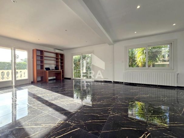 A louer MAISON  6 PIECES 190 M2 PLAGE à PIED VILLENEUVE LOUBET