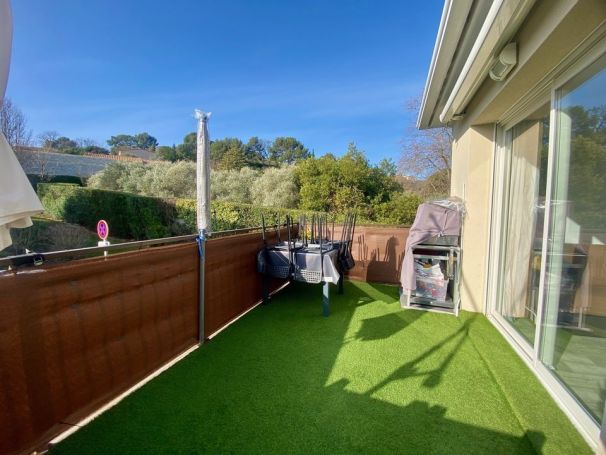 A louer APPARTEMENT DE PRESTIGE T3 64 M2 TERRASSE  MARSEILLE 13EME