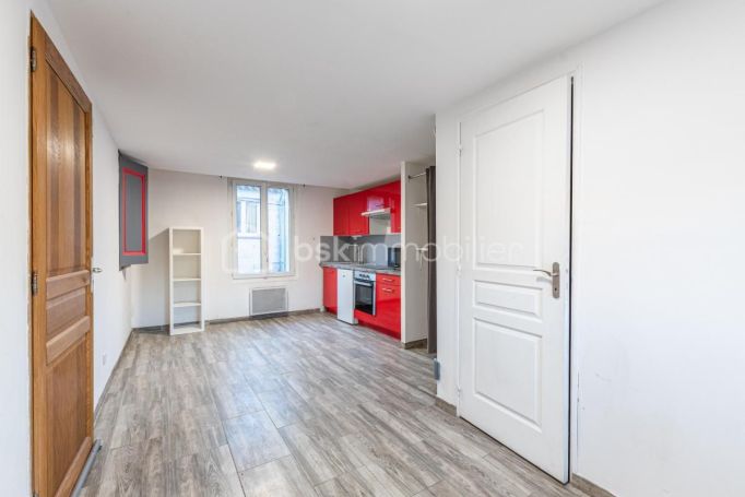 A louer LOFT  7 PIECES 160 M2  BRIGNOLES