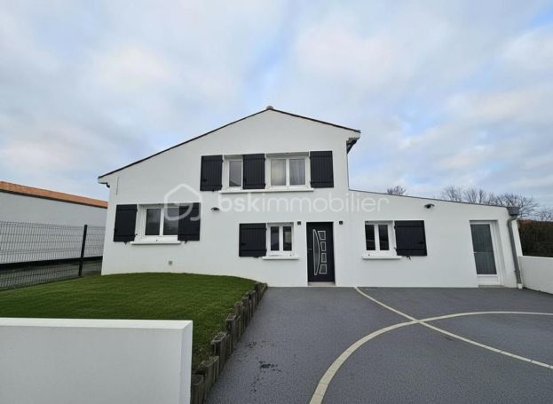 A vendre MAISON  5 PIECES 135 M2  ROCHEFORT