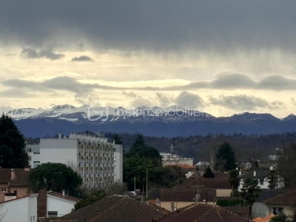 A louer APPARTEMENT T3 77 M2  LONS