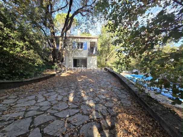 A louer MAISON  6 PIECES 169 M2  SAINT GELY DU FESC