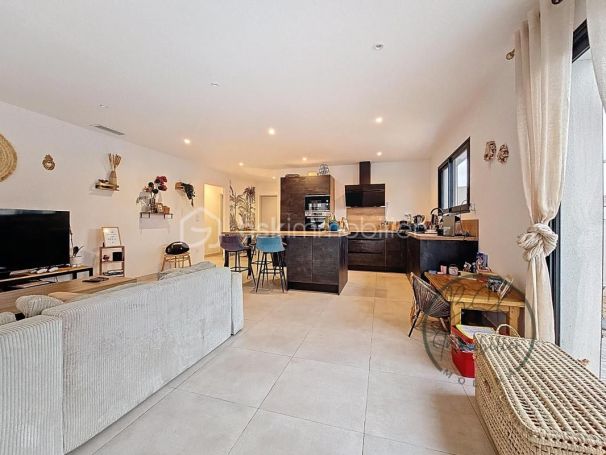 A louer MAISON  4 PIECES 97 M2  COLOMBIERS