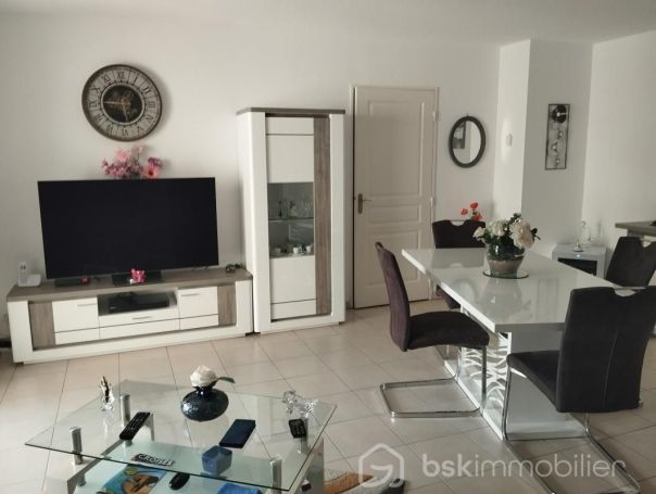 A louer APPARTEMENT T3 68 M2 BORD DE MER LA SEYNE SUR MER