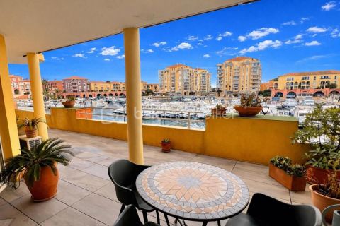 A louer APPARTEMENT T4 95 M2 TERRASSE BORD DE MER LATTES