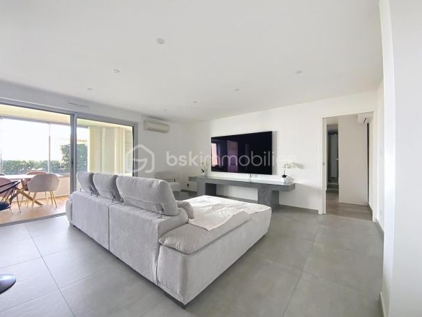 A louer APPARTEMENT T2 59 M2 TERRASSE BORD DE MER SETE