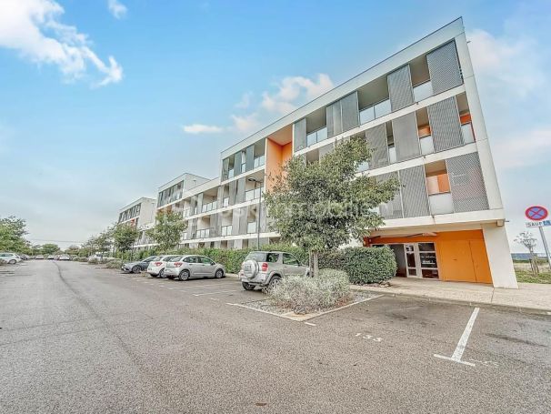 A louer STUDIO  25 M2 TERRASSE BORD DE MER NARBONNE