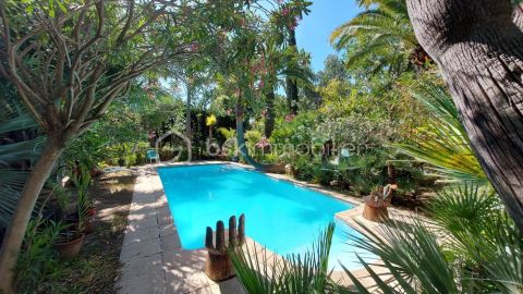 A vendre MAISON  5 PIECES 125 M2 BORD DE MER FREJUS