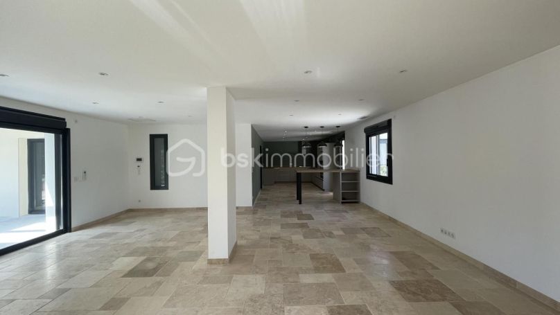 A louer MAISON  4 PIECES 160 M2  PEZENAS