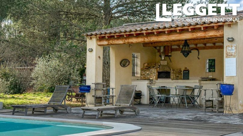 A vendre MAISON  9 PIECES 269 M2  TRETS