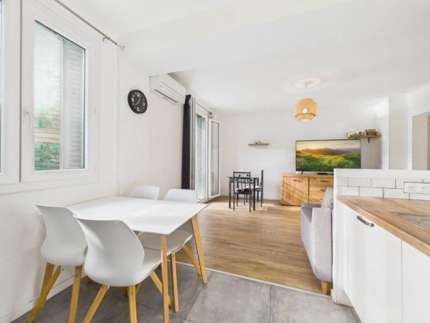 A louer APPARTEMENT T3 61 M2 BORD DE MER AJACCIO