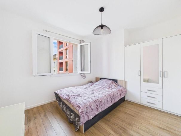 A louer APPARTEMENT T3 61 M2 BORD DE MER AJACCIO