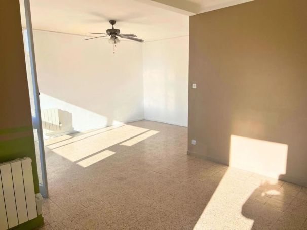 A louer APPARTEMENT T3 66 M2  AUBAGNE