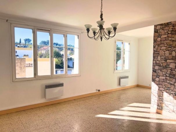 A louer APPARTEMENT T3 73 M2 AUBAGNE