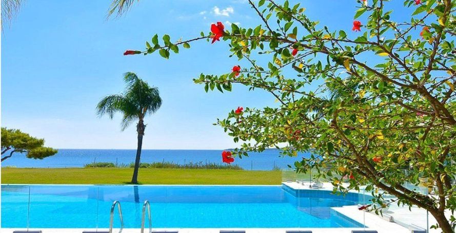 A vendre PENTHOUSE DE PRESTIGE 400 M2 PIEDS DANS L'EAU ASTROS