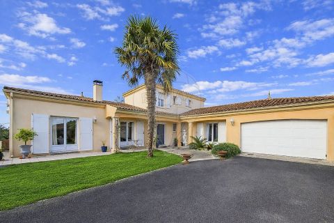 A louer MAISON  CONTEMPORAINE BORD DE MER LES MATHES