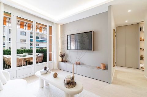 A louer APPARTEMENT DE PRESTIGE T2 36 M2 TERRASSE VUE MER NICE