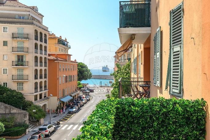 A louer APPARTEMENT DE PRESTIGE T2 36 M2 TERRASSE VUE MER NICE