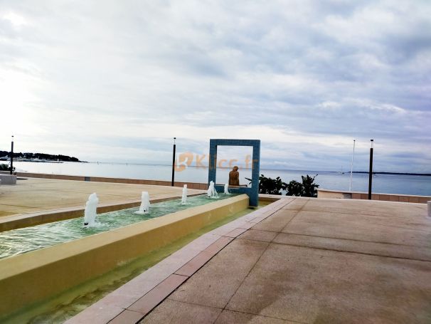 A vendre STUDIO  35 M2 TERRASSE PLAGE à PIED ANTIBES MER