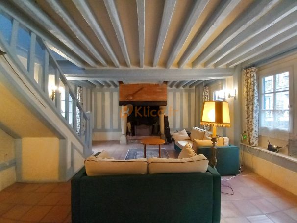 A vendre MAISON  5 PIECES 133 M2 BORD DE MER SAINT VALERY EN CAUX tous commerces plages