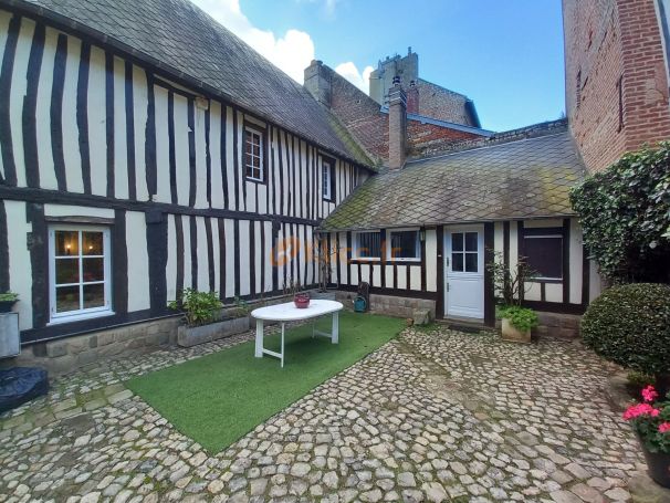 A vendre MAISON  5 PIECES 133 M2 BORD DE MER SAINT VALERY EN CAUX tous commerces plages