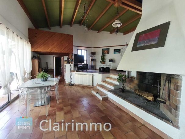 A louer MAISON  D'ARCHITECTE BORD DE MER VITROLLES