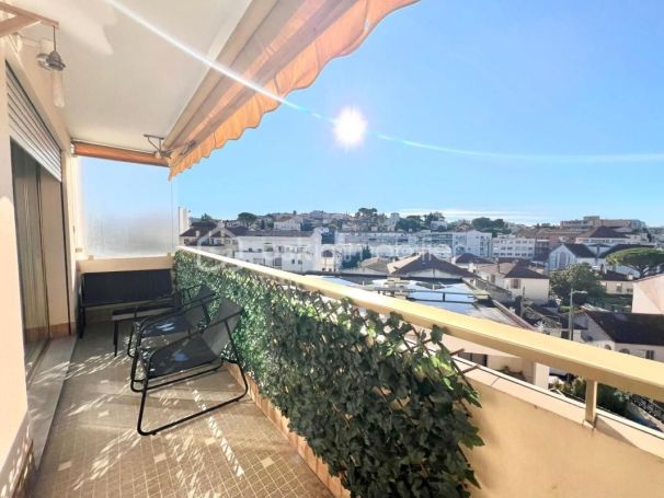 A louer APPARTEMENT T3 68 M2 BORD DE MER LE CANNET