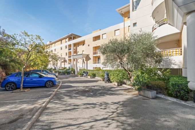 A louer APPARTEMENT T4 92 M2 TERRASSE BORD DE MER LE CANNET