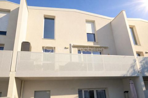 A louer APPARTEMENT DUPLEX DE PRESTIGE T4 90 M2 BORD DE MER LA ROCHELLE