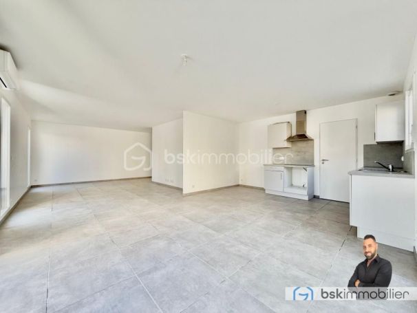 A vendre MAISON  4 PIECES 100 M2 BORD DE MER MIREVAL