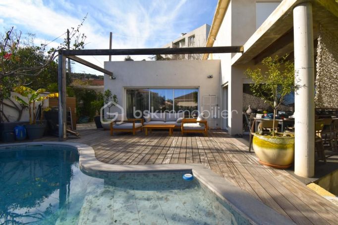 A louer MAISON  D'ARCHITECTE BORD DE MER LA CIOTAT