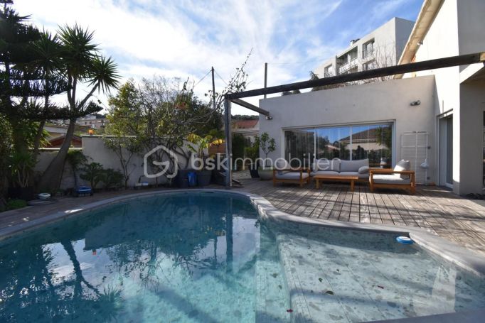 A louer MAISON  D'ARCHITECTE BORD DE MER LA CIOTAT