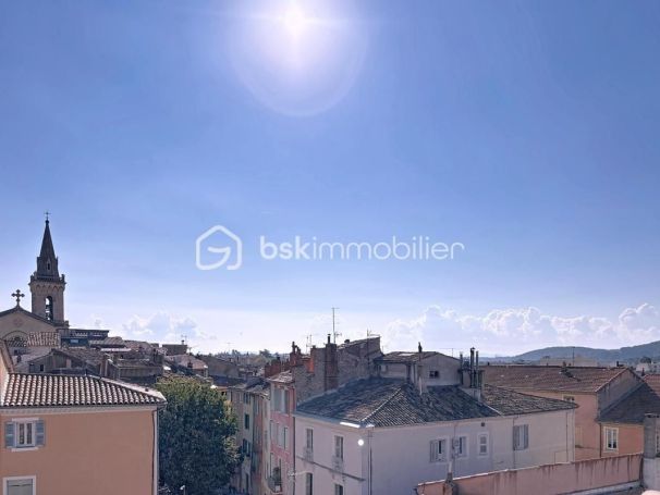 A louer APPARTEMENT NEUF T5 92 M2 TERRASSE  DRAGUIGNAN