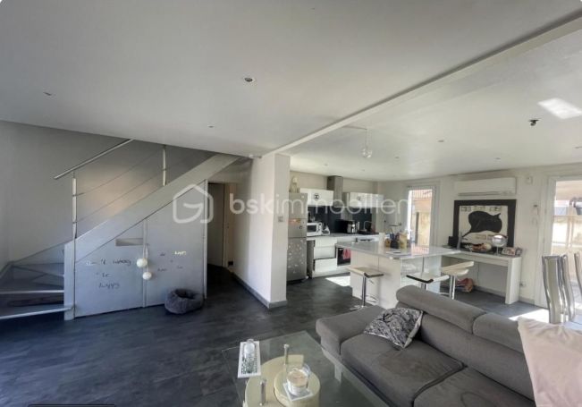 A louer MAISON  CONTEMPORAINE BORD DE MER HYERES