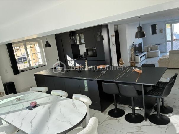 A vendre MAISON  5 PIECES 170 M2  BESSAN