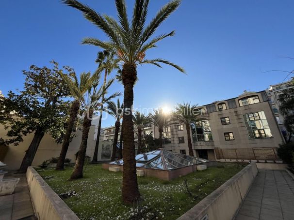 A louer APPARTEMENT T2 47 M2 BORD DE MER NICE