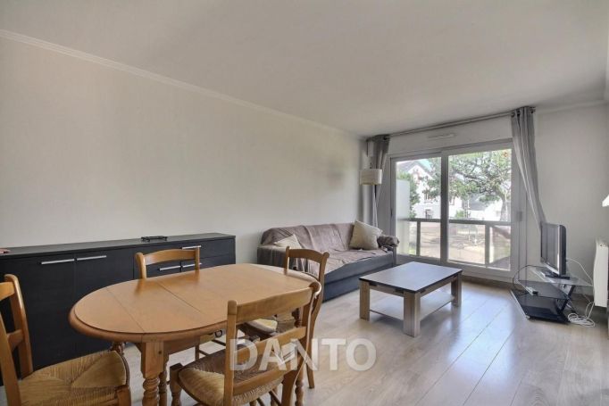 A louer APPARTEMENT T3 52 M2 TERRASSE BORD DE MER PORNICHET