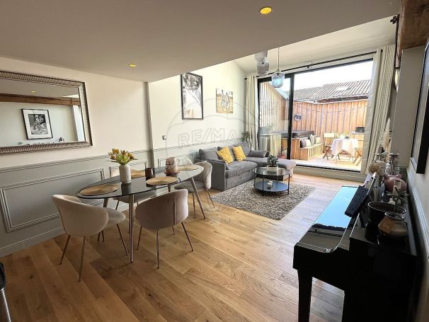 A louer APPARTEMENT DE PRESTIGE T3 76 M2 TERRASSE  BORDEAUX