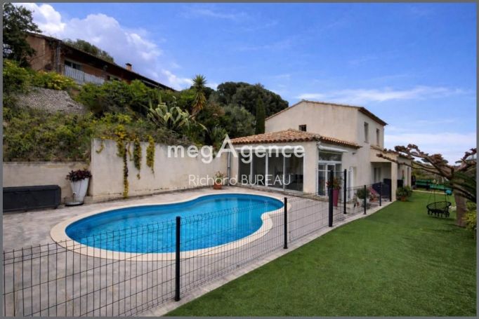 A louer MAISON  5 PIECES 145 M2 BORD DE MER BORMES LES MIMOSAS