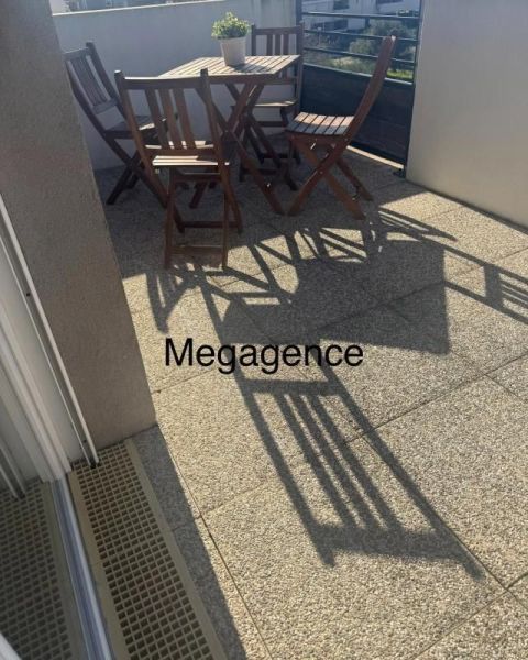 A louer APPARTEMENT T3 54 M2 TERRASSE BORD DE MER LE LAVANDOU