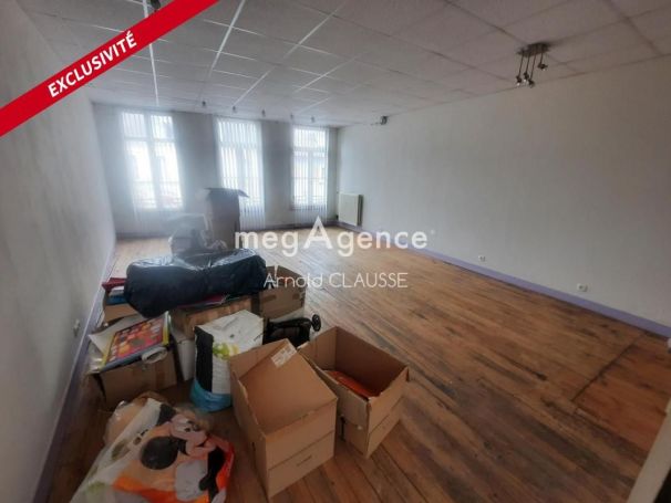 A louer APPARTEMENT T6 195 M2  AUXI LE CHATEAU