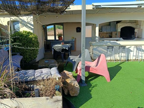 A louer MAISON  4 PIECES 139 M2  CRUZY