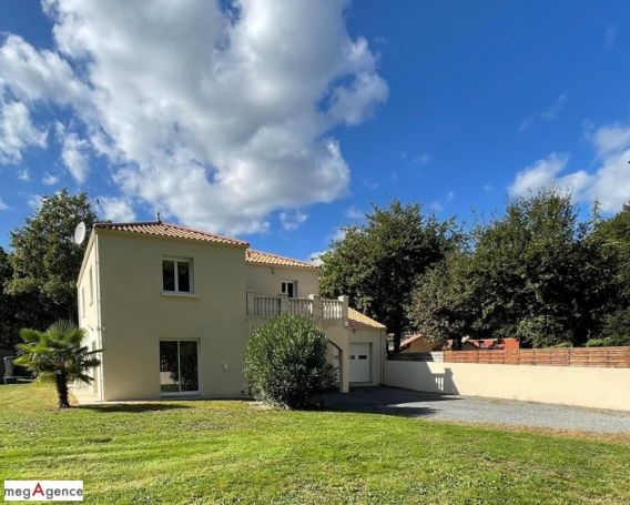 A louer MAISON  DE MAîTRE  LA CHEVROLIERE