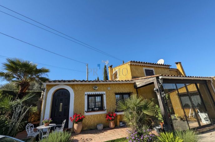 A louer MAISON 8 PIECES 167 M2 DRAGUIGNAN